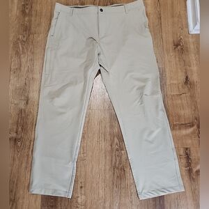 NWOT HiTec GOLF PERFORMANCE Chino Mens 40x32 Tan Pants Stretch Rear-Zip Pockets